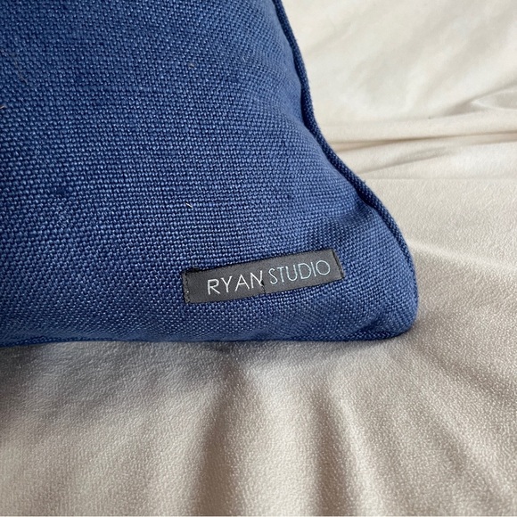 Ryan Studio Chevron Pillow Size 21” x 21” - Picture 3 of 4